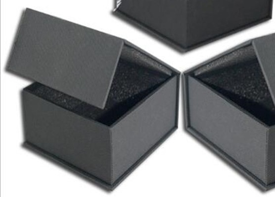 Good price Essential Oil Luxury Cosmetic Box 4c Offset  Product Packaging Box online